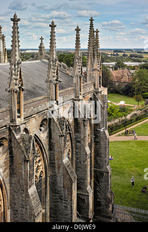 Ein Blick auf die Marienkapelle vom Dach des Ely Kathedrale. Stockfoto