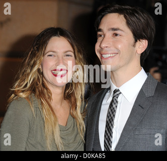 Drew Barrymore und Justin Long The UK-premiere von "Going the Distance" statt, bei der Vue EndArrivals von London England Stockfoto