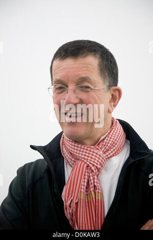 27. November 2012. Bermondsey London, UK. Britische Künstler Antony Gormley stellt seine neue Arbeit als Modell in der White Cube Gallery in Bermondsey London bezeichnet. Die Arbeiten bestehen aus Skulptur und Gebäude einschließlich 100 Tonnen Blech Stahl welche Will result in der Galerie bis 10. Februar 2013 Credit: Amer Ghazzal / Alamy Live News Stockfoto