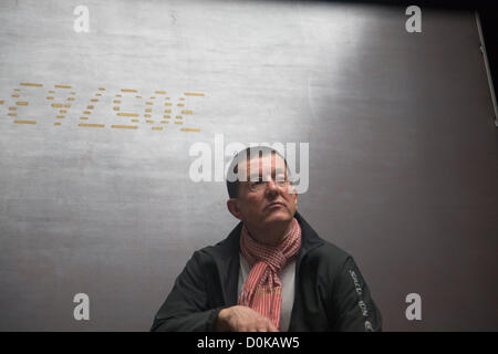 27. November 2012. Bermondsey London, UK. Britische Künstler Antony Gormley stellt seine neue Arbeit als Modell in der White Cube Gallery in Bermondsey London bezeichnet. Die Arbeiten bestehen aus Skulptur und Gebäude einschließlich 100 Tonnen Blech Stahl welche Will result in der Galerie bis 10. Februar 2013 Credit: Amer Ghazzal / Alamy Live News Stockfoto