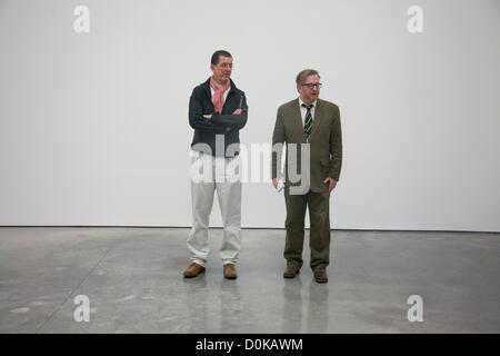 27. November 2012. Bermondsey London, UK. Britische Künstler Antony Gormley stellt seine neue Arbeit als Modell in der White Cube Gallery in Bermondsey London bezeichnet. Die Arbeiten bestehen aus Skulptur und Gebäude einschließlich 100 Tonnen Blech Stahl welche Will result in der Galerie bis 10. Februar 2013 Credit: Amer Ghazzal / Alamy Live News Stockfoto