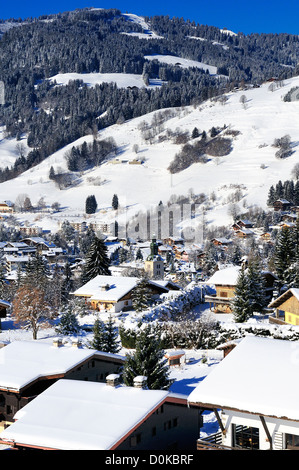 Ansicht von oben am Berg Dorf Megève, Französische Alpen Stockfoto