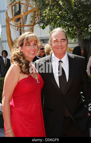 Beau Bridges und Wendy Treece 2010 Creative Arts Emmy Awards statt im Nokia Theatre L.A. LIVE - Ankünfte Los Angeles, Kalifornien Stockfoto