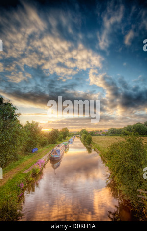 Ein Blick von einer Brücke Blick hinunter auf den Zouch Schnitt. Stockfoto