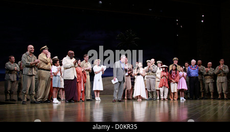 Eric Anderson, Skipp Skipp, Luka Kain, Helmar Augustus Cooper, Loretta Ables Sayre, Andrew Samonsky, Kelli O'Hara, André Stockfoto