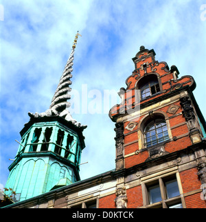 Türme und die Turmspitze in der Alten Börse in Kopenhagen in Dänemark KATHY DEWITT Stockfoto