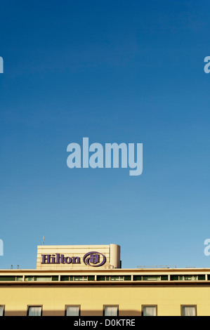 Das Hilton Hotel auf dem Dach Sign in Islington blickte. Stockfoto