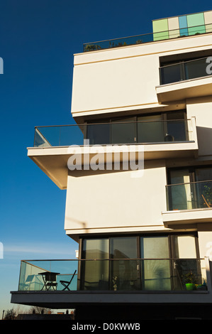 Detailansicht von einigen neu gebaut, Wohnungen in Queensbridge Road in Hackney. Stockfoto