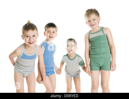 Kinder tragen verschiedene Kleidung - Studio-Shooting Stockfoto