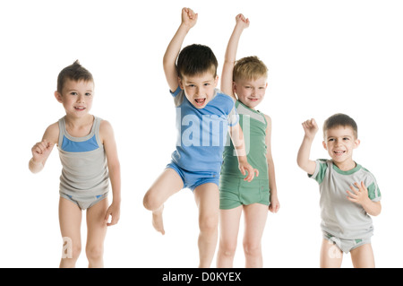 Kinder tragen verschiedene Kleidung - Studio-Shooting Stockfoto