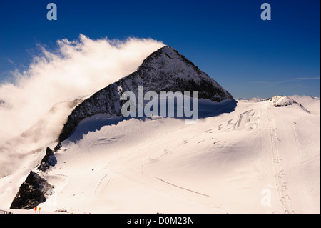 Ein Blick von der Panoramaterrasse am Hintertuxer Gletscher. Nur ganzjährig Skigebiet Österreichs Stockfoto