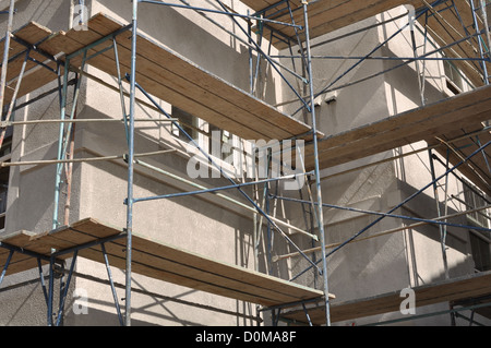 Gerüstbau in neue Apartmentanlage Stockfoto