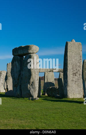 Stonehenge, antike Welterbe-Aufstellungsort. Erbaut ca. 3100-1600, in Wiltshire, England. Stockfoto