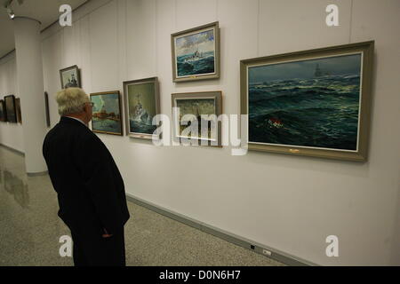 Gdynia, Polen 28. November 2012 Minister der Verteidigung Tomasz Siemoniak beteiligt sich an den Neubau des das Polnische Schifffahrtsmuseum in Gdynia feierlich eröffnet. Stockfoto