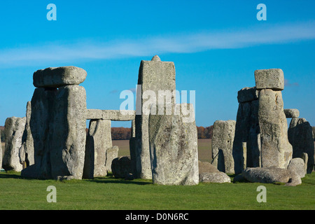 Stonehenge, antike Welterbe-Aufstellungsort. Erbaut ca. 3100-1600, in Wiltshire, England. Stockfoto