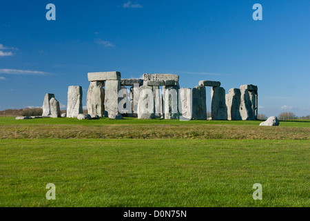 Stonehenge, antike Welterbe-Aufstellungsort. Erbaut ca. 3100-1600, in Wiltshire, England. Stockfoto