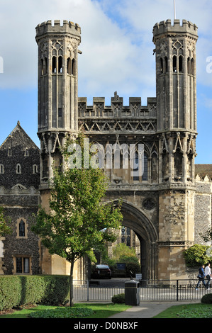 Mittelalterliche Gateway zu den Ruinen der Abtei St. Augustinus in Canterbury, Kent, England, UK Stockfoto