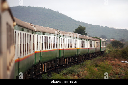 Kenya Railways Nairobi-Mombasa-Nairobi 'Jambo Kenya Deluxe' Richtung Nairobi, Kenia, Ostafrika. 13/2/2009. Foto: Stuart Boulton/Alamy Stockfoto