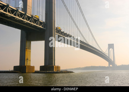 (060528-SWR012) 28. Mai 2006 - Brooklyn, NewYork - die Verrazano-Narrows-Brücke Stockfoto