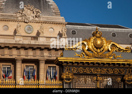 Früh morgens am Eingangstor zum Palais de Justice, Paris Frankreich Stockfoto