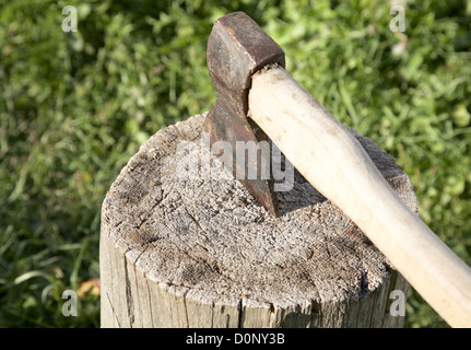 Axt mit Pack für Kabine Stockfoto