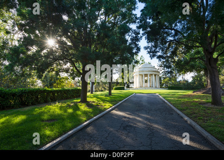 Die beeindruckenden Mausoleum von Henry und Arabella Huntington mit Blick auf die Gärten. Stockfoto