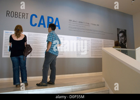 Robert Capa Ausstellung, Ludwig Museum, Museum für zeitgenössische Kunst, Budapest, Ungarn, Europa Stockfoto