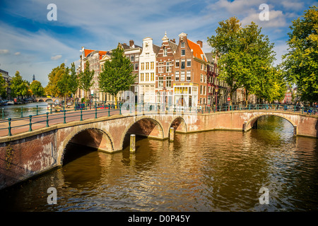 Brücken über Kanäle in Amsterdam Stockfoto