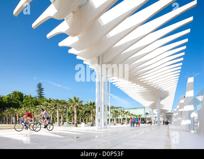 Moderner neuer Kreuzfahrtanleger Malaga Spanien. Seehafen Hafen Boulevard Promenade El Palmeral de las Sorpresas. Quay Two 2 2 Málaga Stockfoto