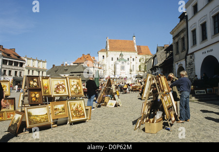 Künstler, die Anzeige von Bildern auf dem Hauptplatz, Kazimierz Dolny, Polen Stockfoto