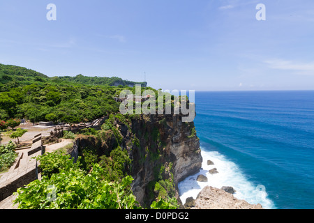 An der Küste von Suluban Strand auf Bali, Indonesien Stockfoto