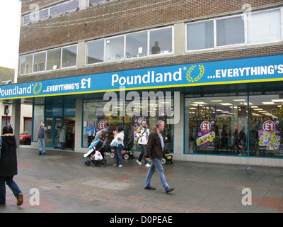 Poundland Discounter Shop Worthing West Sussex UK Stockfoto