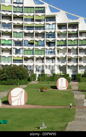 La Pyramide Grande Pyramide (1974) oder große von Jean Balladur La Grande-Motte-Hérault-Frankreich Stockfoto