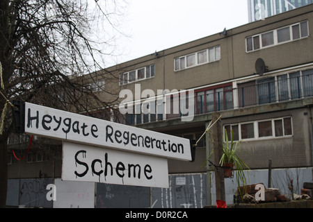 Ironische Heygate Estate Regeneration Schema unterzeichnen in London, Vereinigtes Königreich Stockfoto