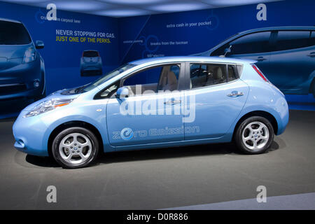 Nissan LEAF. Neue 2013 Elektro- und Hybridfahrzeuge grüne Autos auf der Los Angeles Auto erscheinen am 29. November 2012 zeigen. Los Angeles Convention Center, Kalifornien, USA Stockfoto