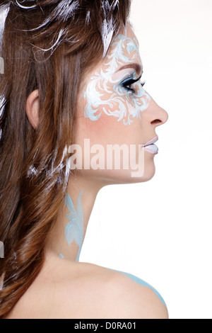 Modell mit skew bodyart Stockfoto