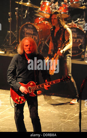 Bournemouth, UK. 29. November 2012. Die Band bei einem Gig in Bournemouth. Stockfoto