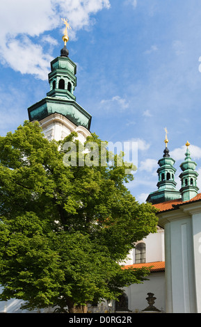 Klosterkirche Strahov-Klostergarten. Basilika Mariä Himmelfahrt der Jungfrau Maria (war schließlich im 18. Jh. umgebaut). Prag Stockfoto