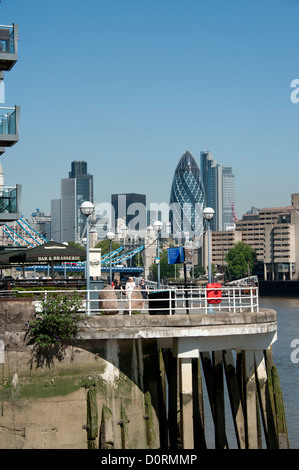 Die City of London wurde aus dem Südosten fotografiert, mit Blick auf den Nordwesten. Stockfoto