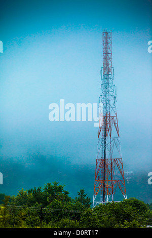 Handy-Antenne-Kommunikations-Turm Stockfoto