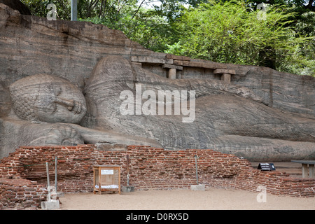 Liegender Buddha. Gal Vihara. Antike Stadt Polonnaruwa. Sri Lanka Stockfoto