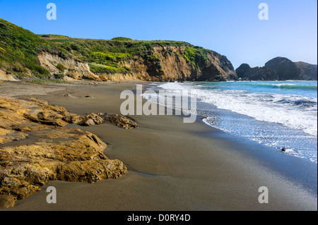 Wilde leer Ufer Blick in der Nähe von Rodeo Beach in Kalifornien Stockfoto