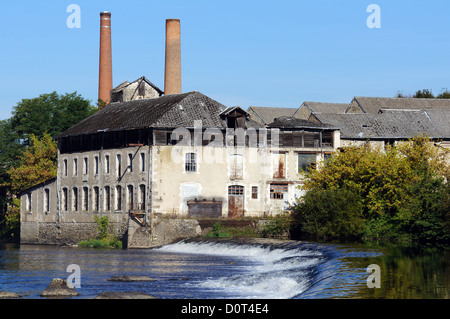 Alte Gerberei entlang des Flusses Vienne in Saint-Junien, Limousin, Frankreich Stockfoto