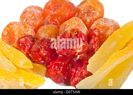 Getrocknete Früchte Zusammensetzung auf weißem Hintergrund Stockfoto