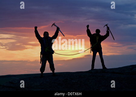 Zwei Kletterer durch Seil verbunden Stockfoto