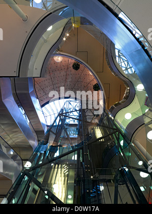 Centro Polaris, Chiasso, Schweiz, Europa, Modern, Architektur, Centro Ovale, Tessin, Runde, Einkaufen, innen Stockfoto