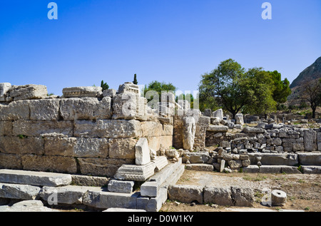 Ruinen des Tempels in Korinth Stockfoto