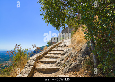 Treppe zum alten Fort in Mystras, Griechenland Stockfoto