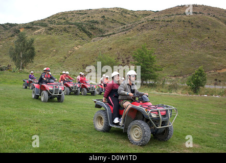 Touristischen Quadfahren an Happy Valley Abenteuer, Nelson, Südinsel, Neuseeland. Stockfoto