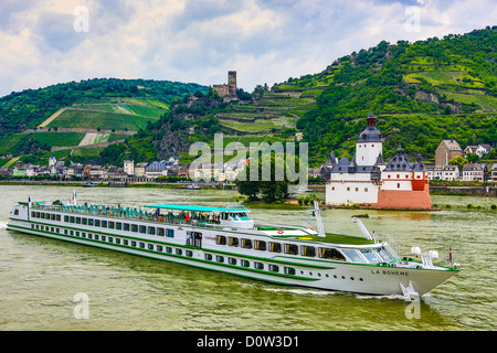 Deutschland, Europa, Reisen, Rhein, Rhein, Tal, Fluss, Pfalz Bei Kaub, Burg Gutenfels, Pfalz, Landwirtschaft, Biegung, Rhein, Schiff, Stockfoto